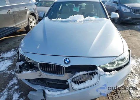 2017 BMW 330I xDrive z USA, uszkodzony, nr VIN WBA8D9C59HK677984